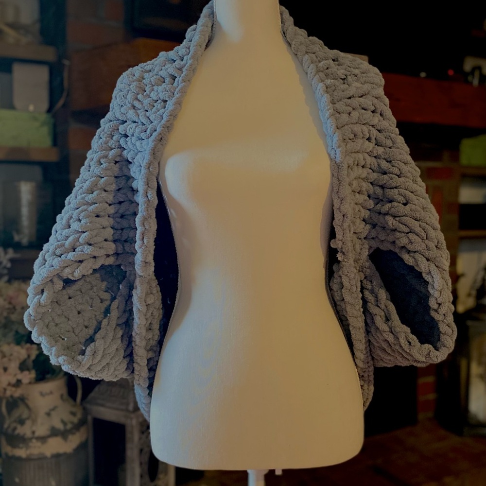 Cozy Women's Gray Knit Shrug